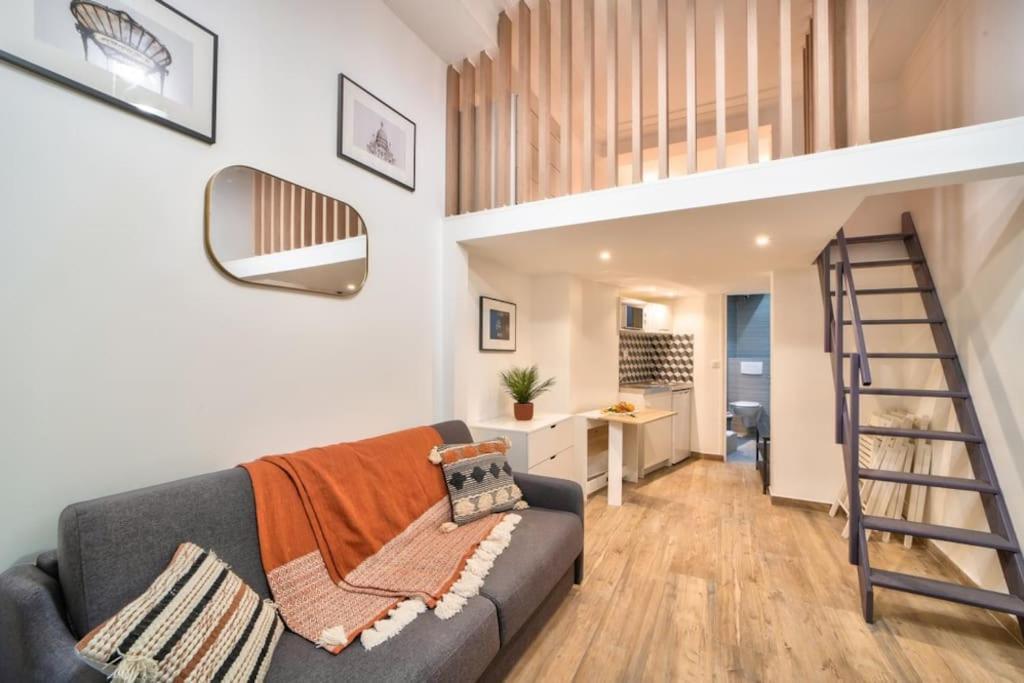 Bel Appartement Au Coeur De Montmartre Paris Luaran gambar