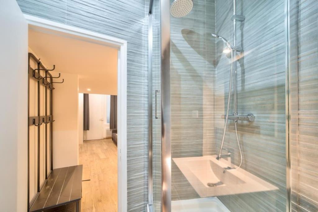 Bel Appartement Au Coeur De Montmartre Paris Luaran gambar