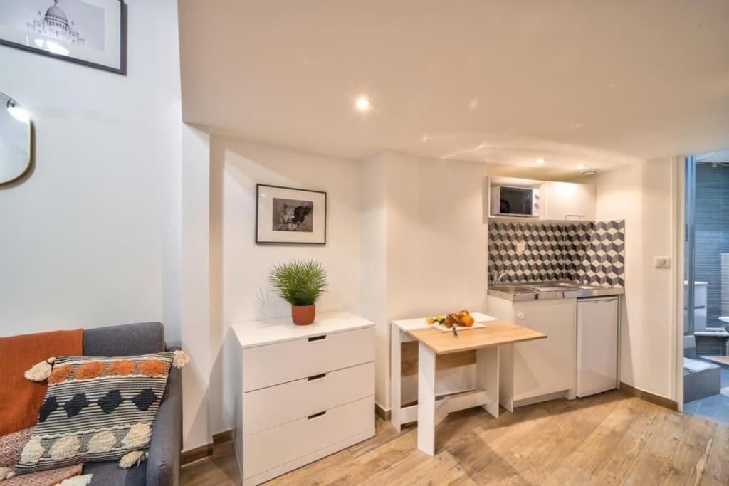 Bel Appartement Au Coeur De Montmartre Paris Luaran gambar