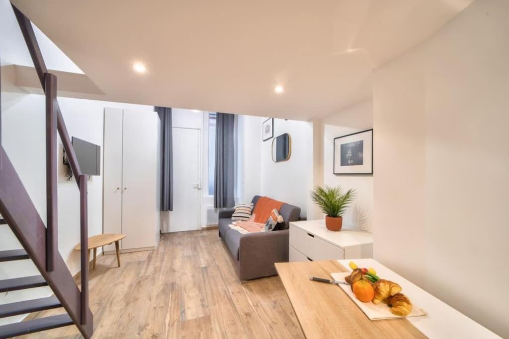 Bel Appartement Au Coeur De Montmartre Paris Luaran gambar