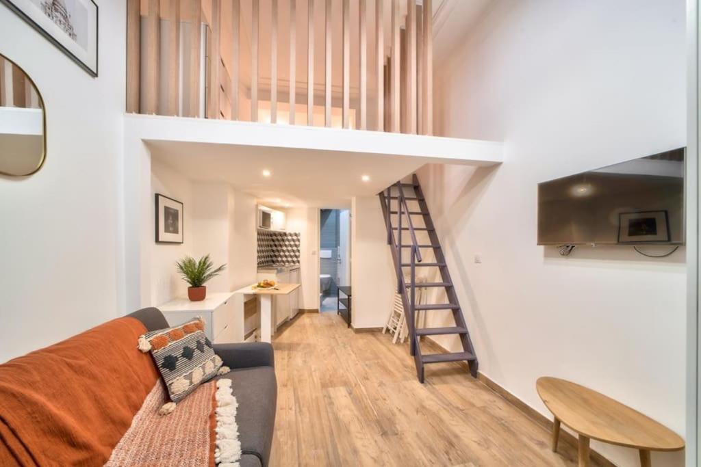 Bel Appartement Au Coeur De Montmartre Paris Luaran gambar